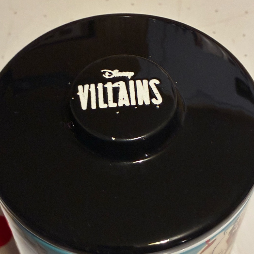 Disney Villains 8” Ceramic Canister Treat/Cookie Jar With Lid - Picture 3 of 11